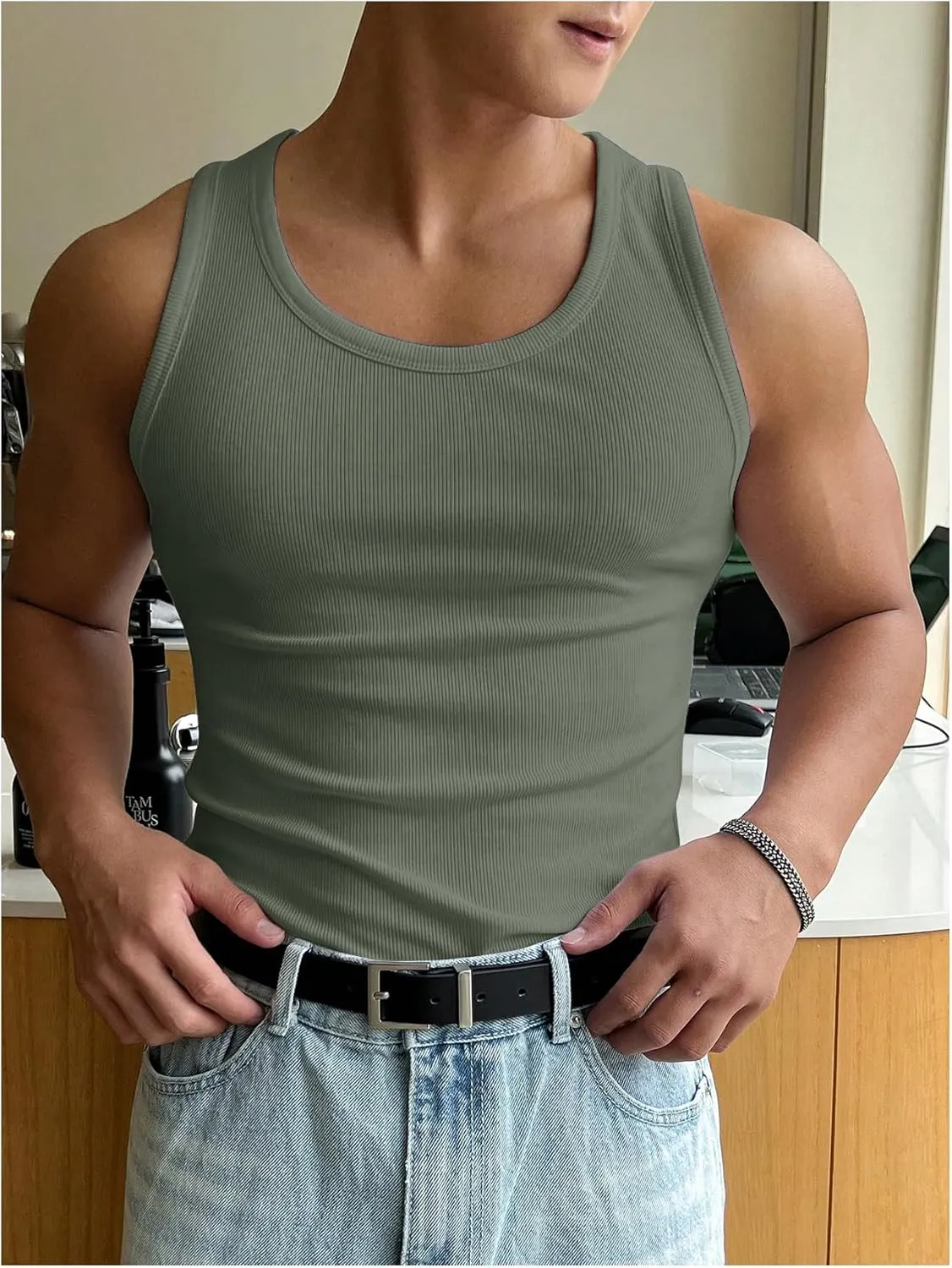 COZYEASE Men's Summer Tank Top Scoop Neck Workout Gym Muscle Tank T-Shirt Sleeveless Undershirt