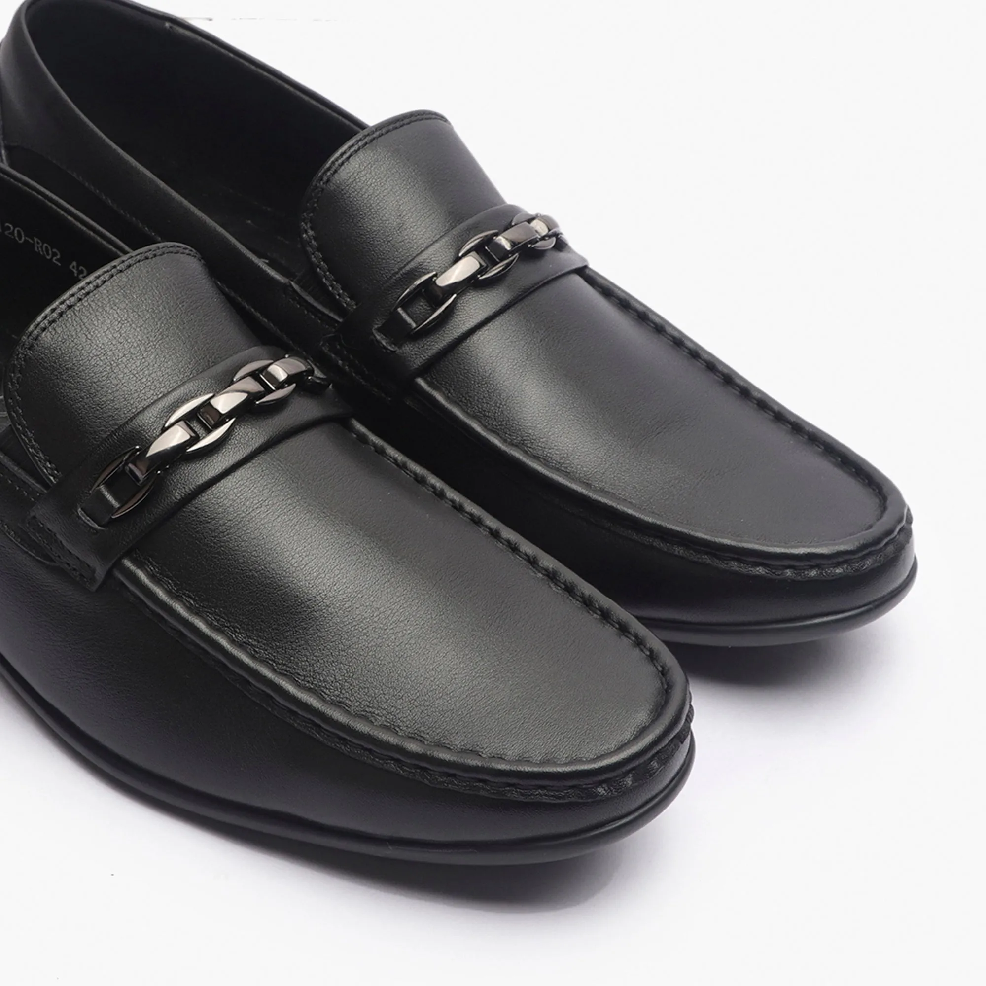 Loafers With Chainlink Buckle