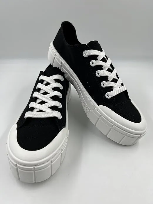 New Mad Love Women's Fran Canvas Sneakers with cute daisy flower insoles, Black! Sz 9! Made with sustainable and eco-friendly recycled materials