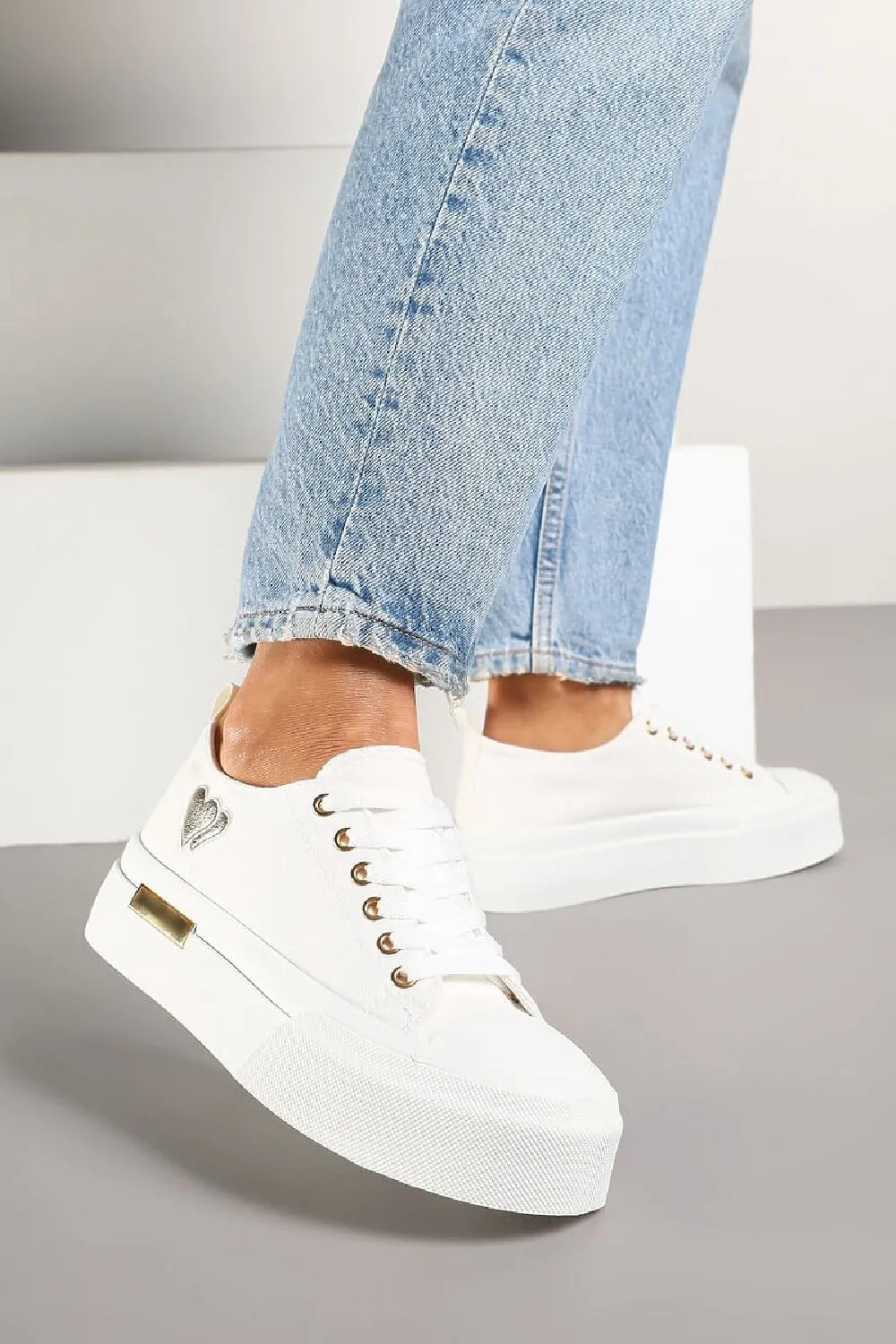 WHITE LACE UP HEART DETAIL CHUNKY STYLISH FLAT TRAINERS
